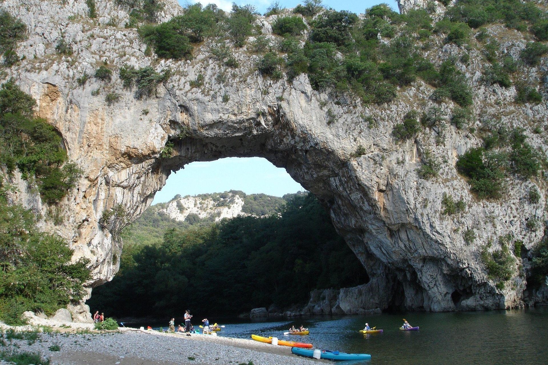 Pont d’Arc, Vallon-Pont-d’Arc - Boogbrug over de rivier de Ardèche