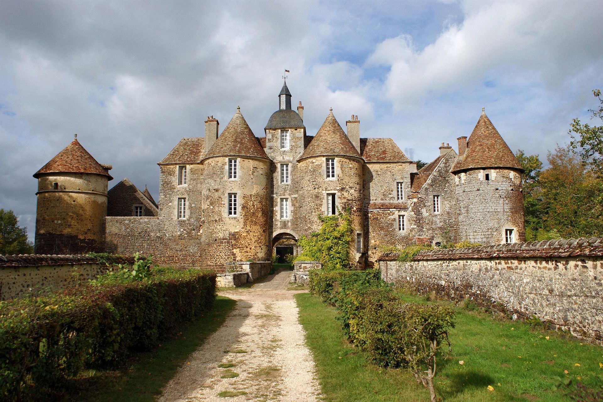 Kasteel van Ratilly in Bourgondië