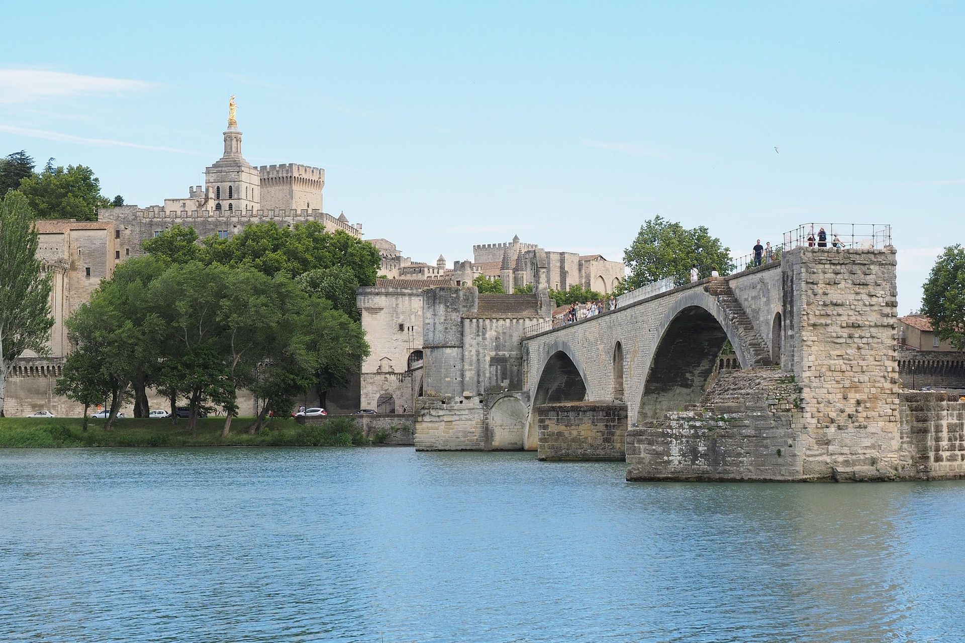 Historische brug bij Avignon