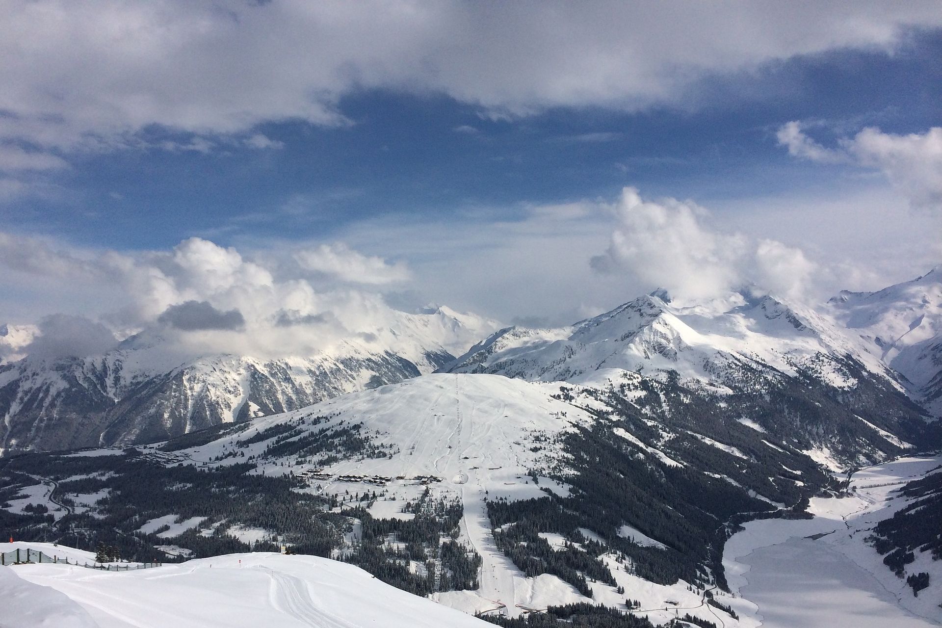 Skiën in Königsleiten, Oostenrijk