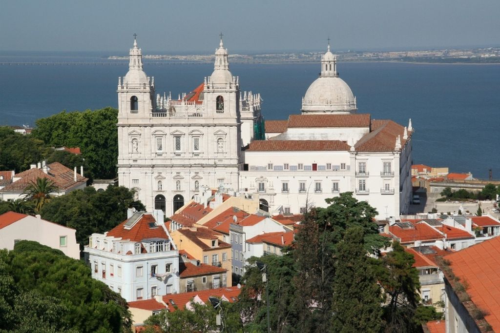 Alfama wijk in Lissabon ⮞ Stedenreis Lissabon ⮞ Vakantie Portugal