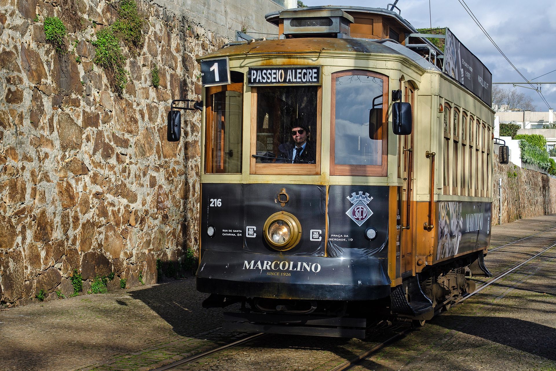 Maak een tramrit in Porto ⮞ Stedenreis Porto ⮞ Vakantie Noord Portugal